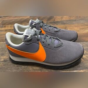 Nike Roshe Women’s Size 8 – Gray w/ Orange Swoosh
